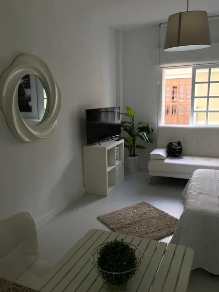 Stilvoll saniert: 3-Zimmer-Wohnung in Müggelheim — photo 1